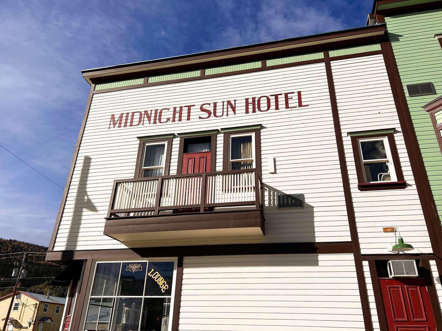 Midnight Sun, A Coast Hotel Dawson City Buitenkant foto